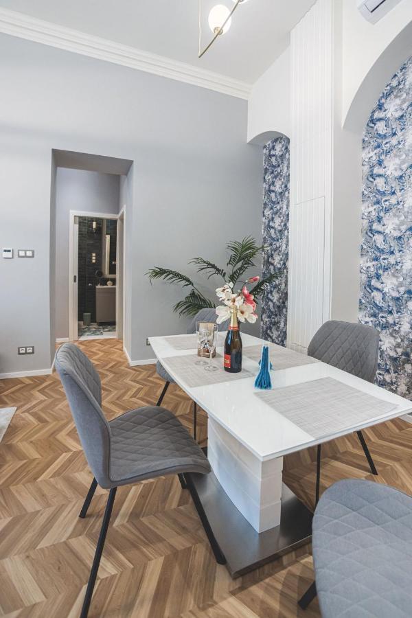 Luxury Gold 2 Bedroom Apartment Budapest Luaran gambar